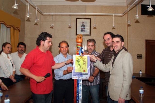 Barbastro entrega a Belchite el bastón de los Gigantes Bastón Gigantes Barbastro