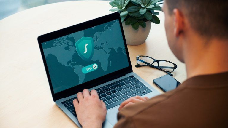 Desbloquea web y servicios fácilmente con una VPN