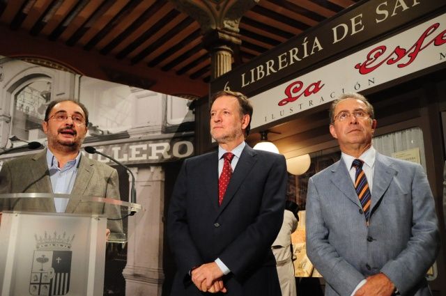 El presidente de Aragón y el presidente de la Diputación Provincial de Zaragoza han inaugurado una exposición sobre cien años de anarquismo en España