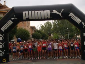 Asistentes al Medio Maratón Ruta Vino de Somontano del pasado año. Foto JLP.