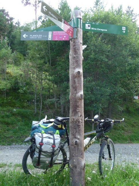 Pirineos catalanes con alforjas y… a pedales. 5. Bocadillos que suben montañas.