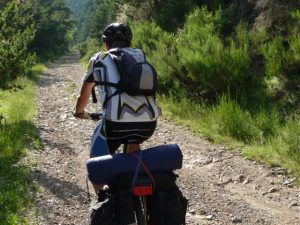 "En este final de la tercera etapa quisiera dar la referencia de las notas de Diego en las que en las cinco primeras etapas siempre habla de “etapas duras “, todas de 70 km , excepto la primera, alargada opcionalmente a los 100" (Pedro Solana). "En este final de la tercera etapa quisiera dar la referencia de las notas de Diego en las que en las cinco primeras etapas siempre habla de “etapas duras “, todas de 70 km , excepto la primera, alargada opcionalmente a los 100" (Pedro Solana).