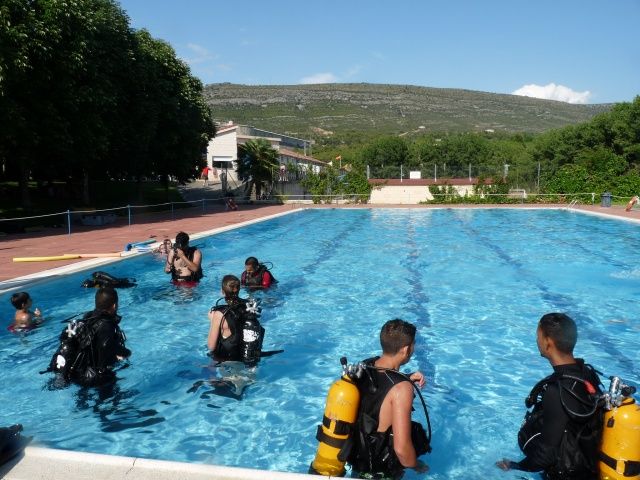 La Escuela de Buceo del Regimiento de Pontoneros de Zaragoza dirigió una jornada de iniciación en El Grado
