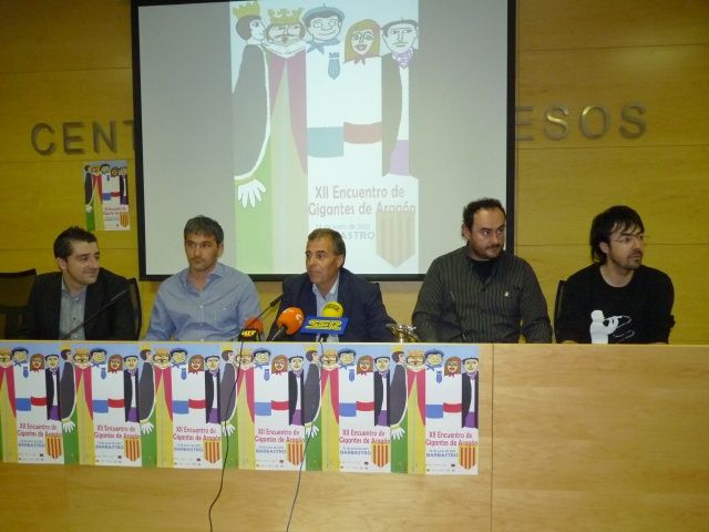 Alrededor de 80 gigantes danzarán por las calles de Barbastro