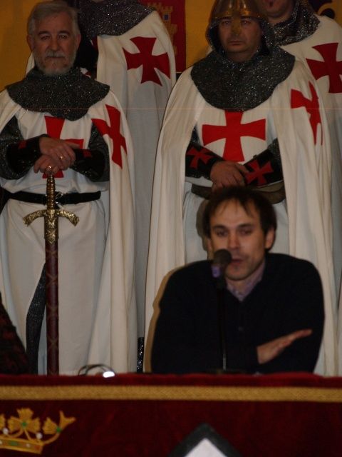 Compromiso por potenciar la fortaleza templaria de Monzón con la presentación del libro ‘Castillos de Aragón: 133 rutas’