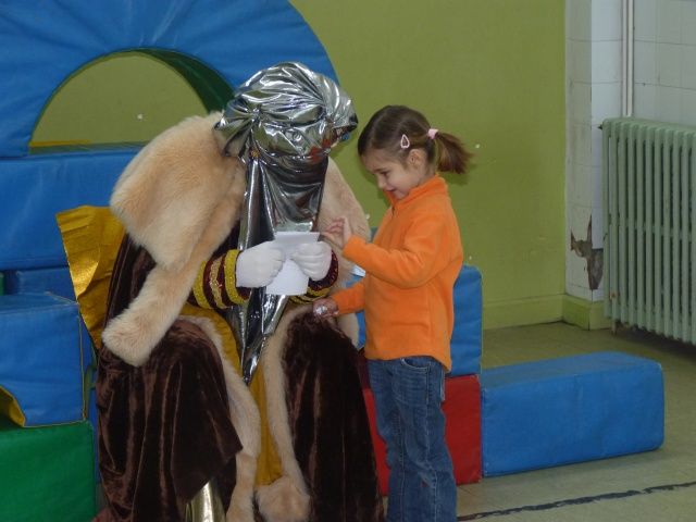 El Paje Real visita a los niños de la Ludoteca de Barbastro Ludoteca de Barbastro