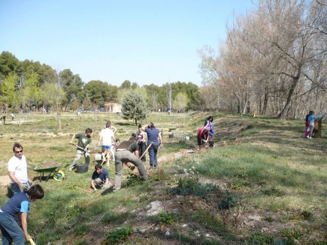 Jornada de voluntariado medioambiental en la Pinzana de Monzón
