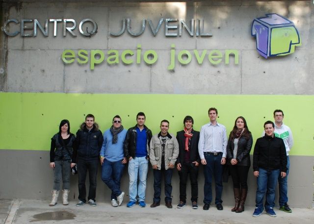 Los jóvenes del Rolde Choben de Aragón visitan el Espacio Joven de Monzón