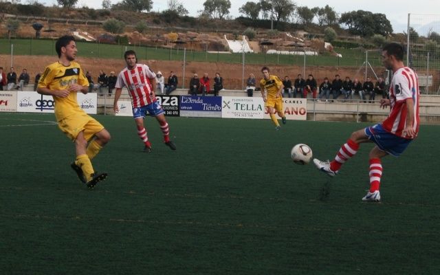El Barbastro reacciona y el Monzón sigue fuerte a domicilio