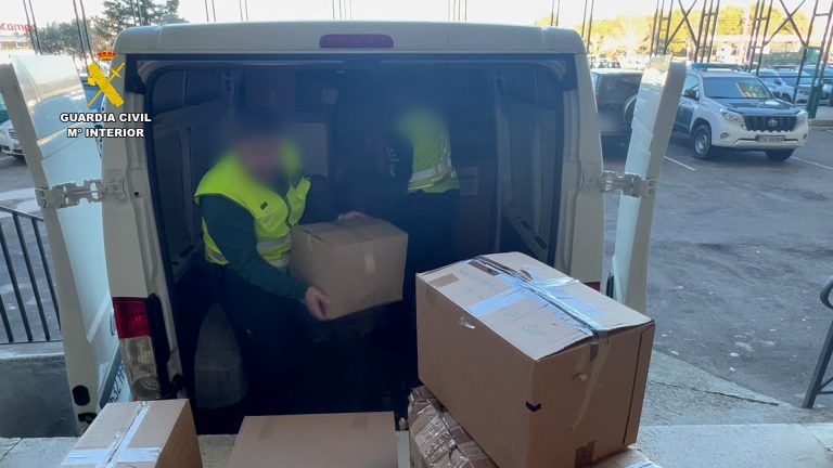 La Guardia Civil detiene a una persona como presunto autor de un delito contra la propiedad industrial