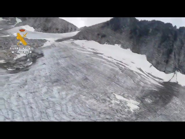 La Guardia Civil de la Zona de Aragón alerta sobre el mal estado del Glaciar del Aneto
