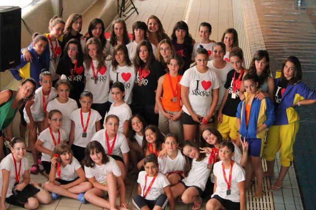 Baño de medallas de Club Polideportivo Comarcal Somontano en el III Campeonato de Aragón de natación sincronizada