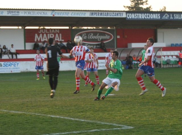 Goleadas en casa para Barbastro y Monzón
