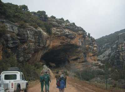 cueva de Chaves Cueva de Chavés donde se encontraba el yacimiento neolítico. Foto S.E.