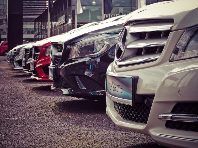 Urge vender coche por no poder pagar en Barcelona