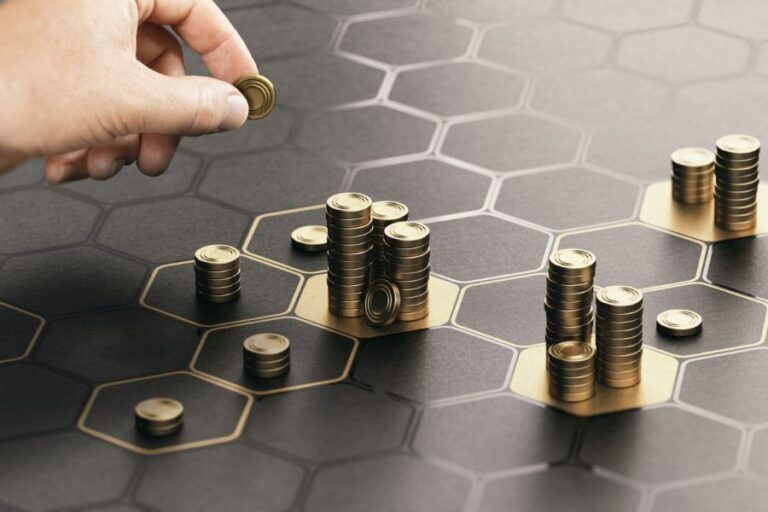 Inversión Inteligente en la Era Digital: Entendiendo los CFD y la Importancia de la Reputación Digital