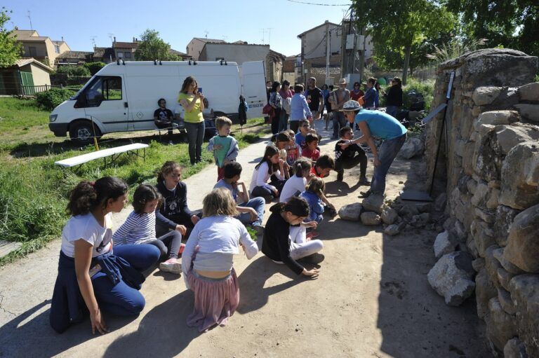 Bierge celebra el primer premio de Arte Juvenil de Land Art Muertes de Arte en Bierge. Ronda Somontano