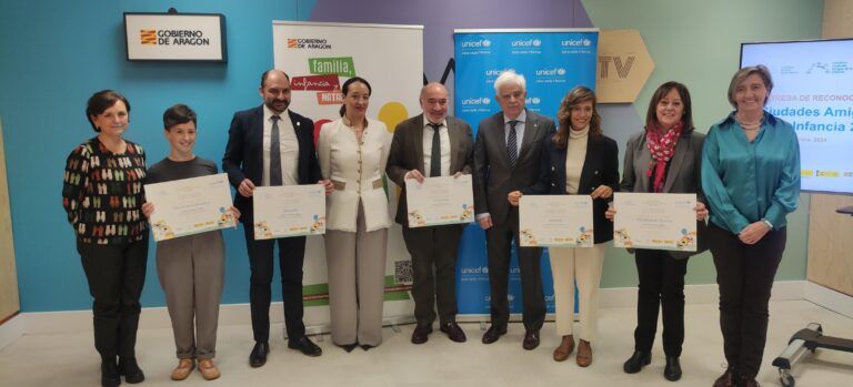 Barbastro recoge el diploma acreditativo como Ciudad Amiga de la Infancia Barbastro recoge en Zaragoza el diploma acreditativo como Ciudad Amiga de la Infancia