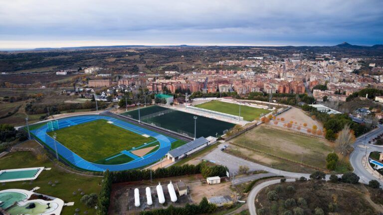 Barbastro licita la renovación del césped artificial de los campos de Fútbol 7 y 11 Barbastro licita la renovación del césped artificial de los campos de Fútbol 7 y 11