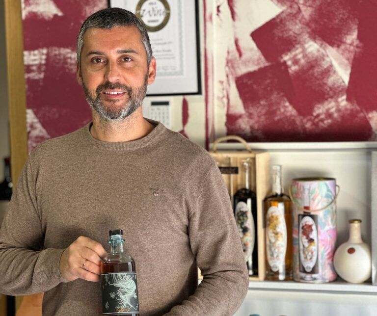 El vermut y la sangría de Cabecita Loca y las olivas de Ecostean, protagonistas del primero de los Sábados con Sabor barbastrenses Despensa de Barbastro Ecostean