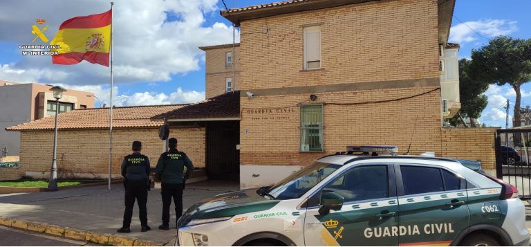 La Guardia Civil de Binéfar detiene a dos personas como supuestos autores de 14 delitos de robo con fuerza en almacenes agrícolas, básculas de pesaje y lavaderos de la provincia Guardia Civil Binéfar.