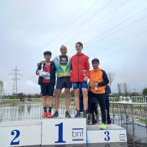 El Atletismo Pómez, campeón por equipos en distancia corta en la XVI Carrera del Ebro de Zaragoza