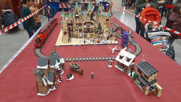 El universo Lego llega el fin de semana a Binéfar Montaje de Harry Potter.
