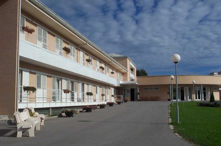 El Ayuntamiento de Barbastro presenta el borrador del contrato para la gestión de la residencia Las Huertas