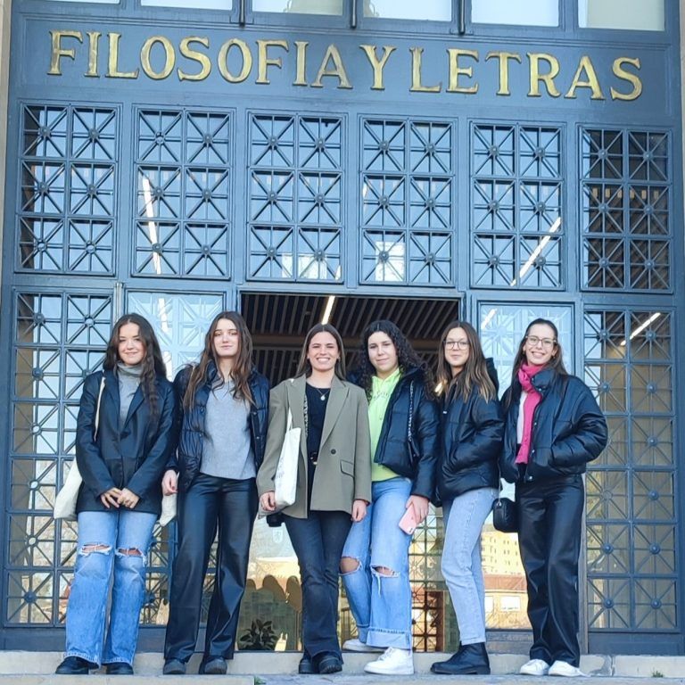 Alumnas del IES Hermanos Argensola participan en la XI Olimpiada de Filosofía de Aragón Alumnas del IES Hermanos Argensola participan en la XI Olimpiada de Filosofía de Aragón