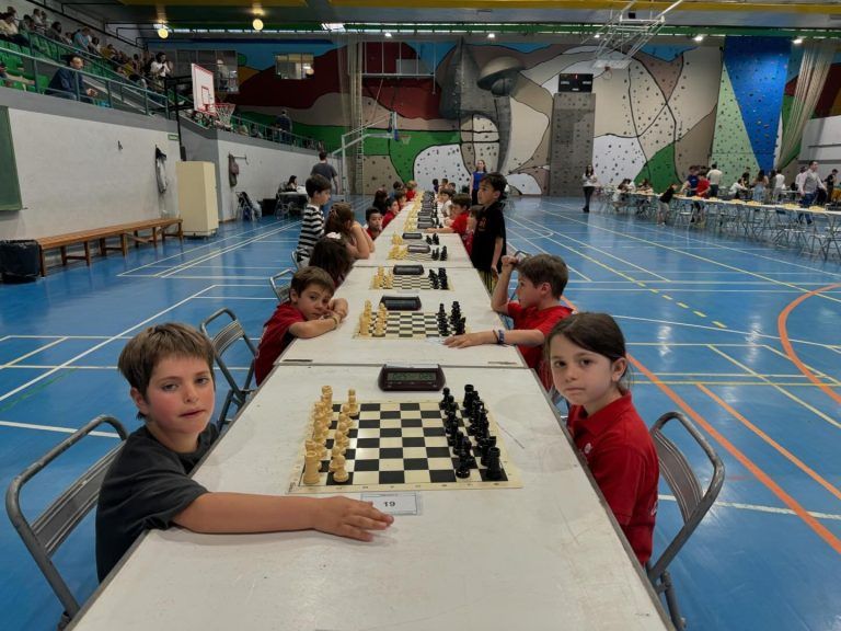 Más de 200 jóvenes ajedrecistas participan en el Campeonato de Ajedrez de Aragón en Barbastro Campeonato Ajedrez Aragón Barbastro