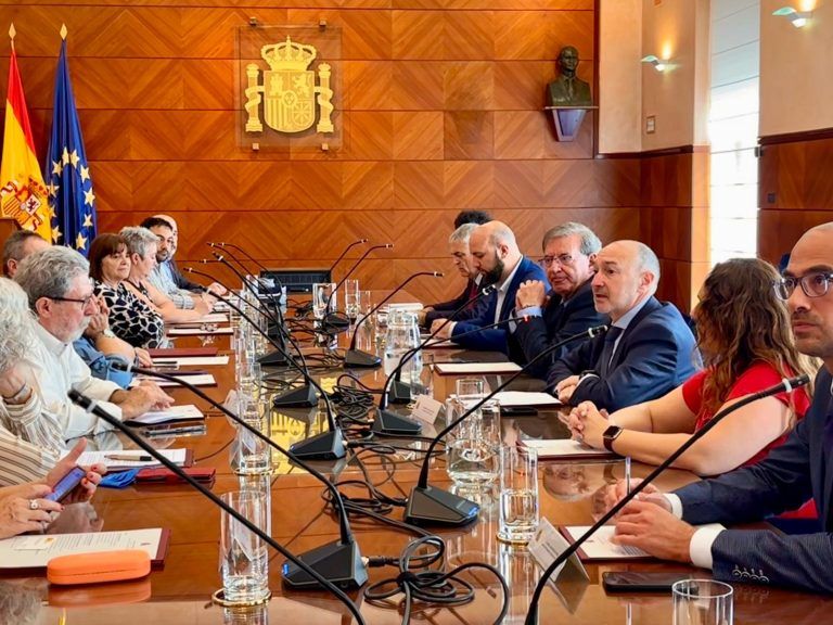 El secretario de Estado de Memoria Democrática garantiza que todos los lugares de memoria de Aragón se integrarán en el inventario estatal Reunión memoria democrática.