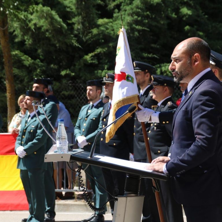El Alcalde de Barbastro reivindica la Bandera Nacional como símbolo “bajo el que nadie sobra y a cuya sombra cabemos todos” Alcalde Barbastro Bandera Nacional