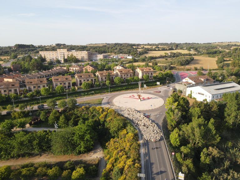 Las obras de la Plaza de la Constitución de Barbastro cambian la ruta de los rebaños transhumantes Plaza Constitución Barbastro