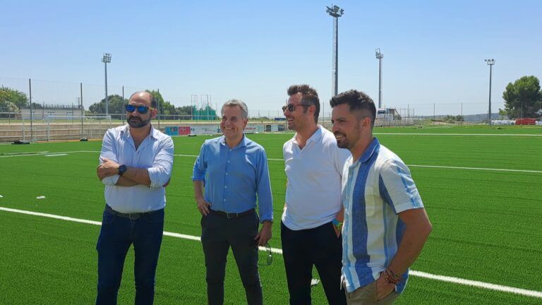 La reforma de los campos de fútbol 7 y fútbol 11 estará completada a mediados de agosto Césped artificial Municipal de los Deportes_RondaSomontano.