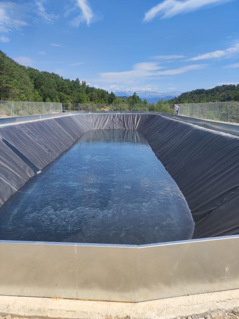 Aínsa garantiza el suministro de agua a pueblos del sur del municipio con la construcción de una balsa de más de un millón de litros