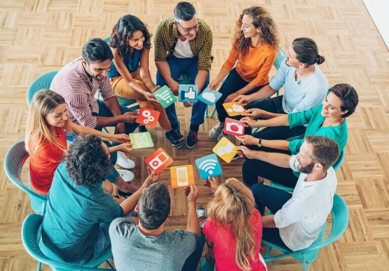 Comprar Autolikes: Una Estrategia Controvertida en Redes Sociales redes sociales