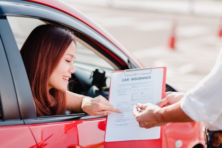 Seguro de coche barato: Consejos para encontrar una póliza económica usando comparadores online comparadores online