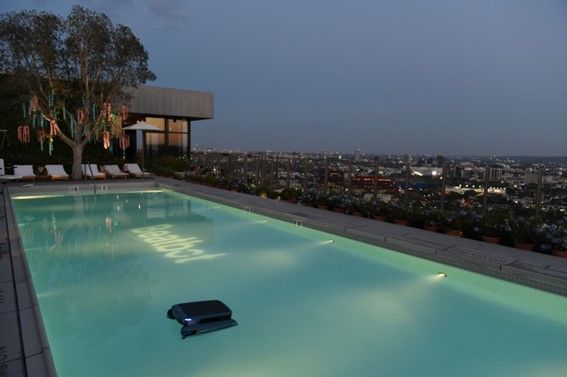 ¿Aún necesitas cepillar la piscina si tienes un limpiafondos piscina? limpiafondos piscina