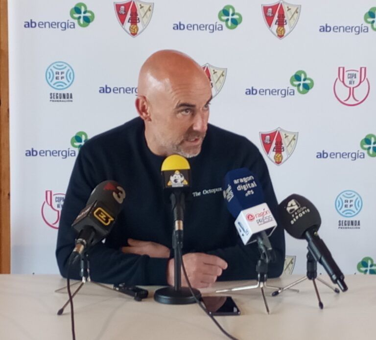 Dani Martínez antes del partido frente al Barcelona: «Vamos a cuidar el presente, disfrutar e intentar competir» Barbastro Barcelona Copa del Rey