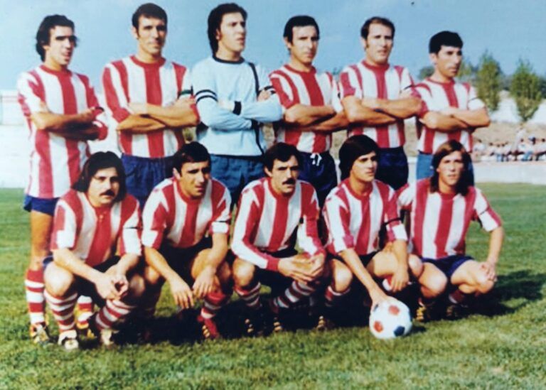 1975. Formación de la Unión Deportiva Barbastro, con Huerva en sus filas