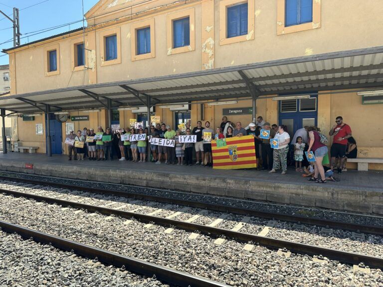 IU exige al Gobierno central la conexión de tren de Binéfar con Lérida y el cercanías desde Monzón Estación de tren Monzón.