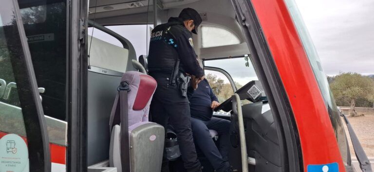 La Policía Local de Barbastro activa una campaña de control de vehículos de transporte escolar Policía Local Barbastro.