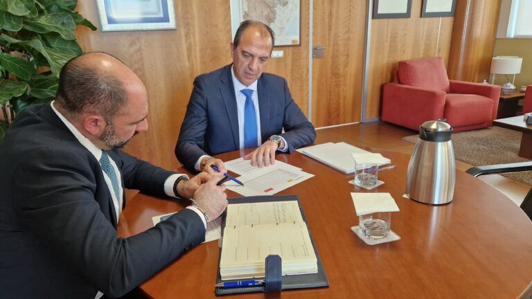 Torres y Bancarelo.
