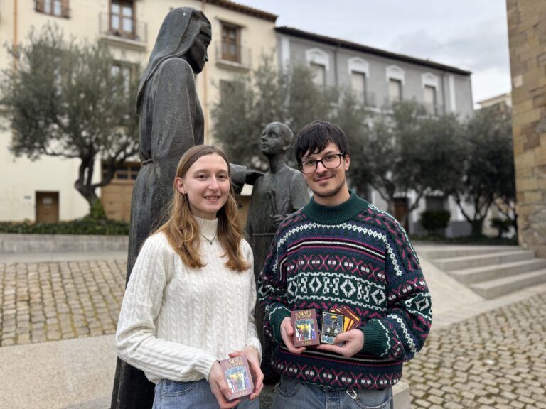 Un juego de cartas para disfrutar de la Semana Santa de Barbastro