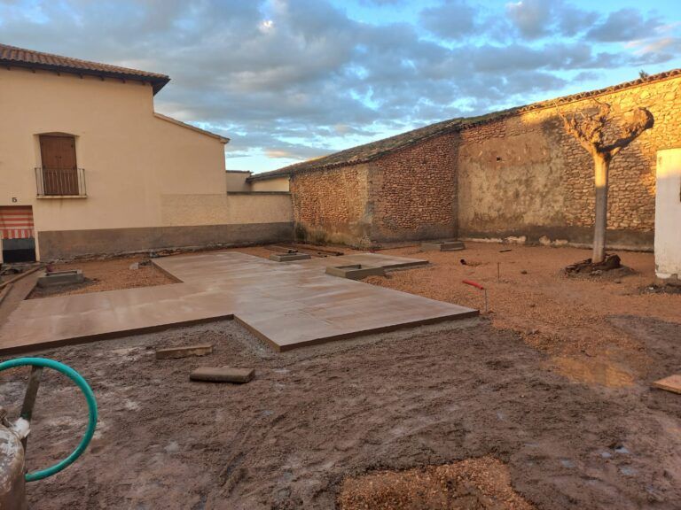 Barbuñales mejora su centro social y su parque infantil con las ayudas del Plan de Obras y Servicios de DPH Barbuñales