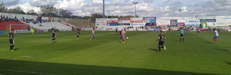 La UD Barbastro tira de épica frente al Logroñés para salir del descenso UD Barbastro Logroñés