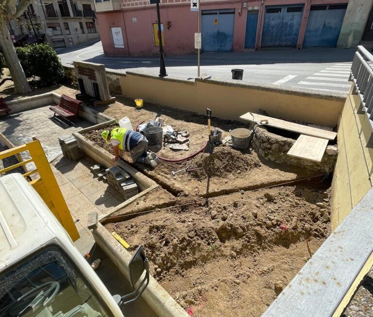 Las mejoras y mantenimientos de los «Jardinetes» en Barbastro se completarán antes del 23 de abril Jadinetes Barbastro