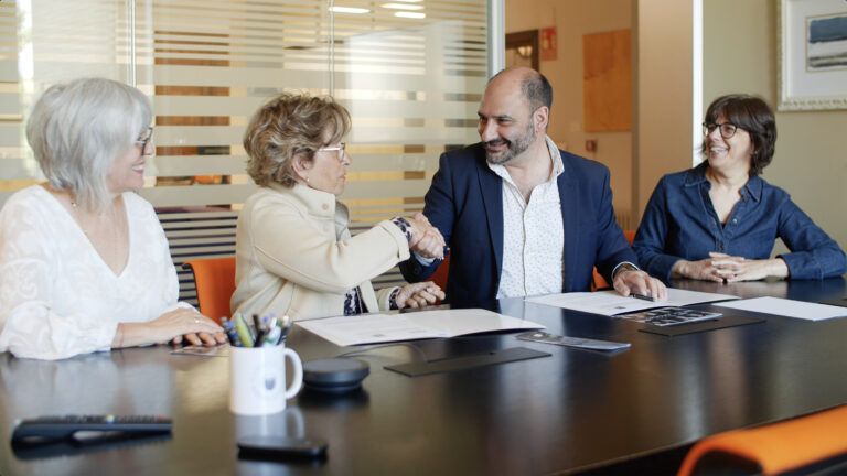 La UNED Barbastro y la Asociación Alzheimer Barbastro y Somontano firman un acuerdo de colaboración acuerdo UNED Barbastro Alzheimer