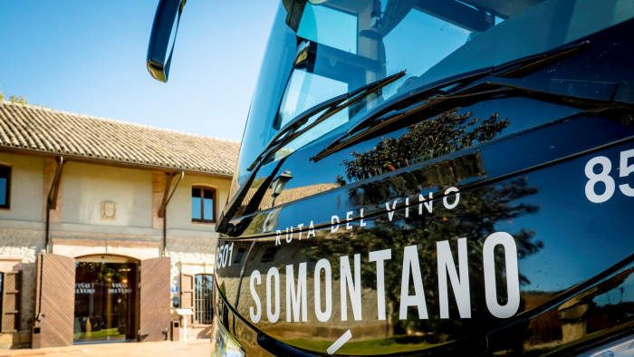El Bus del Vino Somontano: descubre bodegas, paisajes y sabores sin preocuparte del coche bus del vino somontano