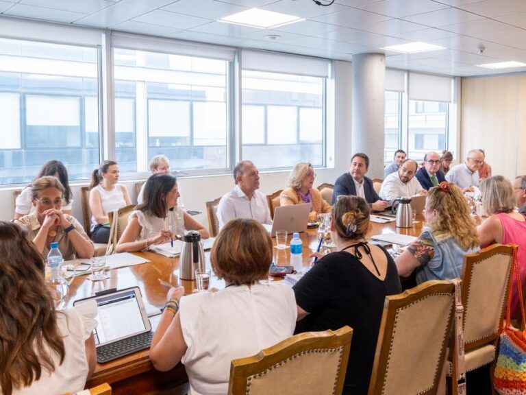 El SALUD aprueba una oferta de empleo público de 1.318 plazas empleo público SALUD